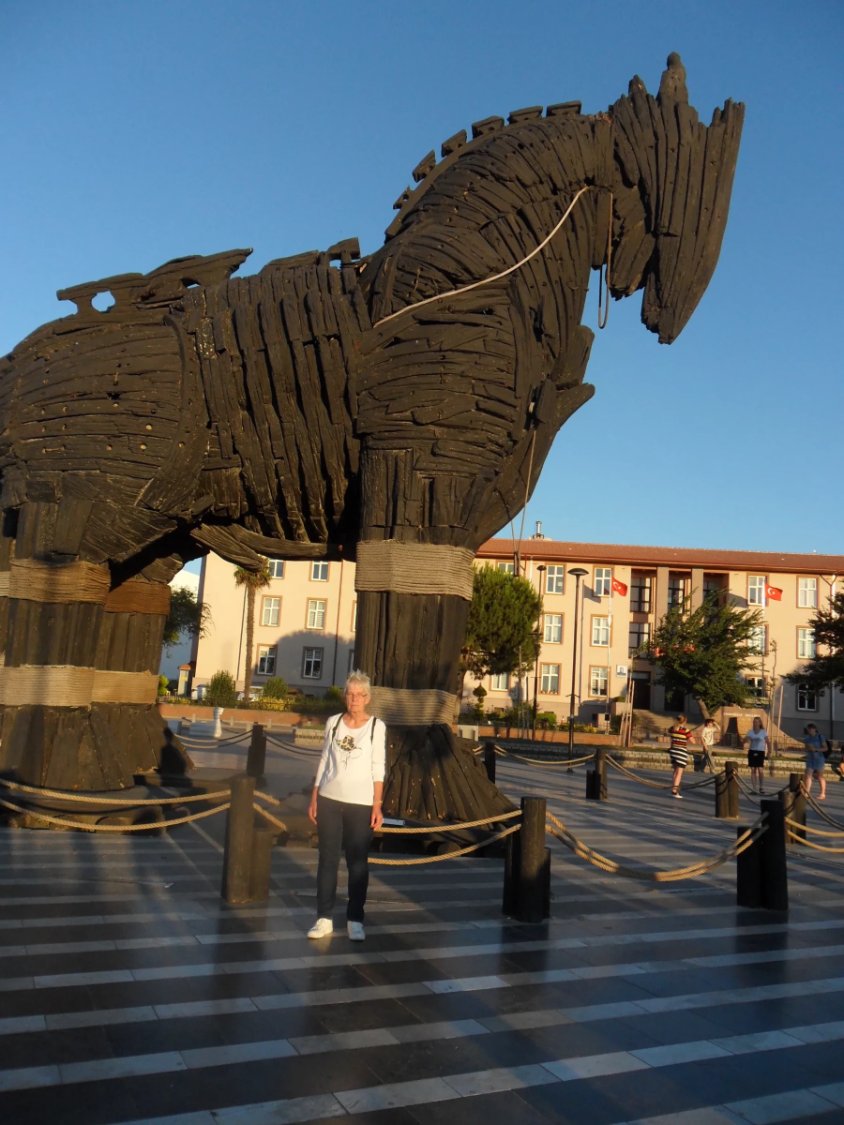 Solve U Trojského koně... At the Trojan Horse... jigsaw puzzle online ...