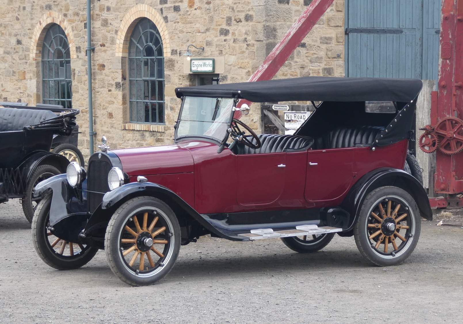 Solve 1923 Dodge Touring Sedan jigsaw puzzle online with 117 pieces