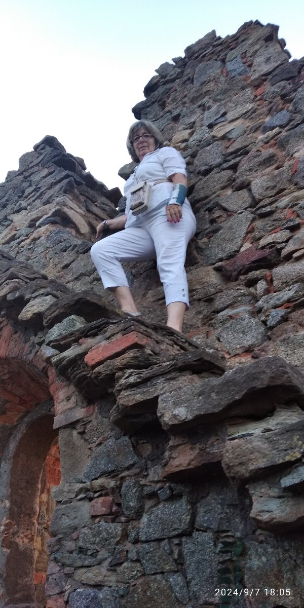 Solve Na zřícenině Petrova hradu,odkud byl krásný výhled do kraje