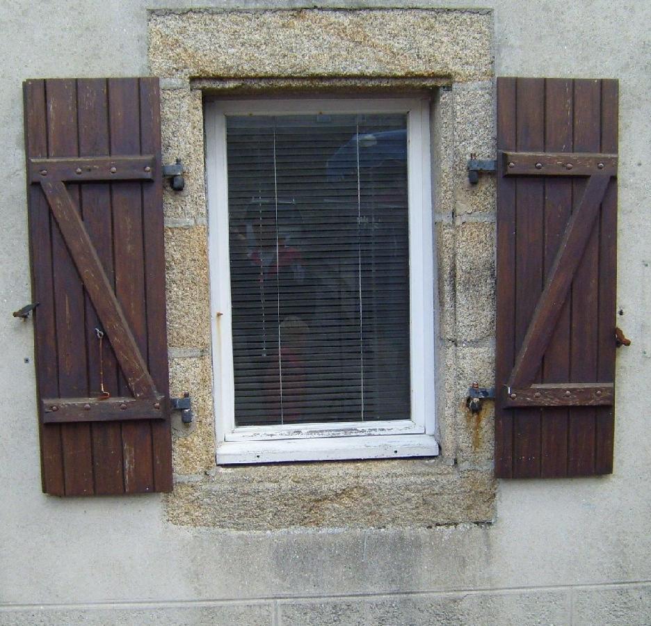 Solve Window with Shutters jigsaw puzzle online with 81 pieces