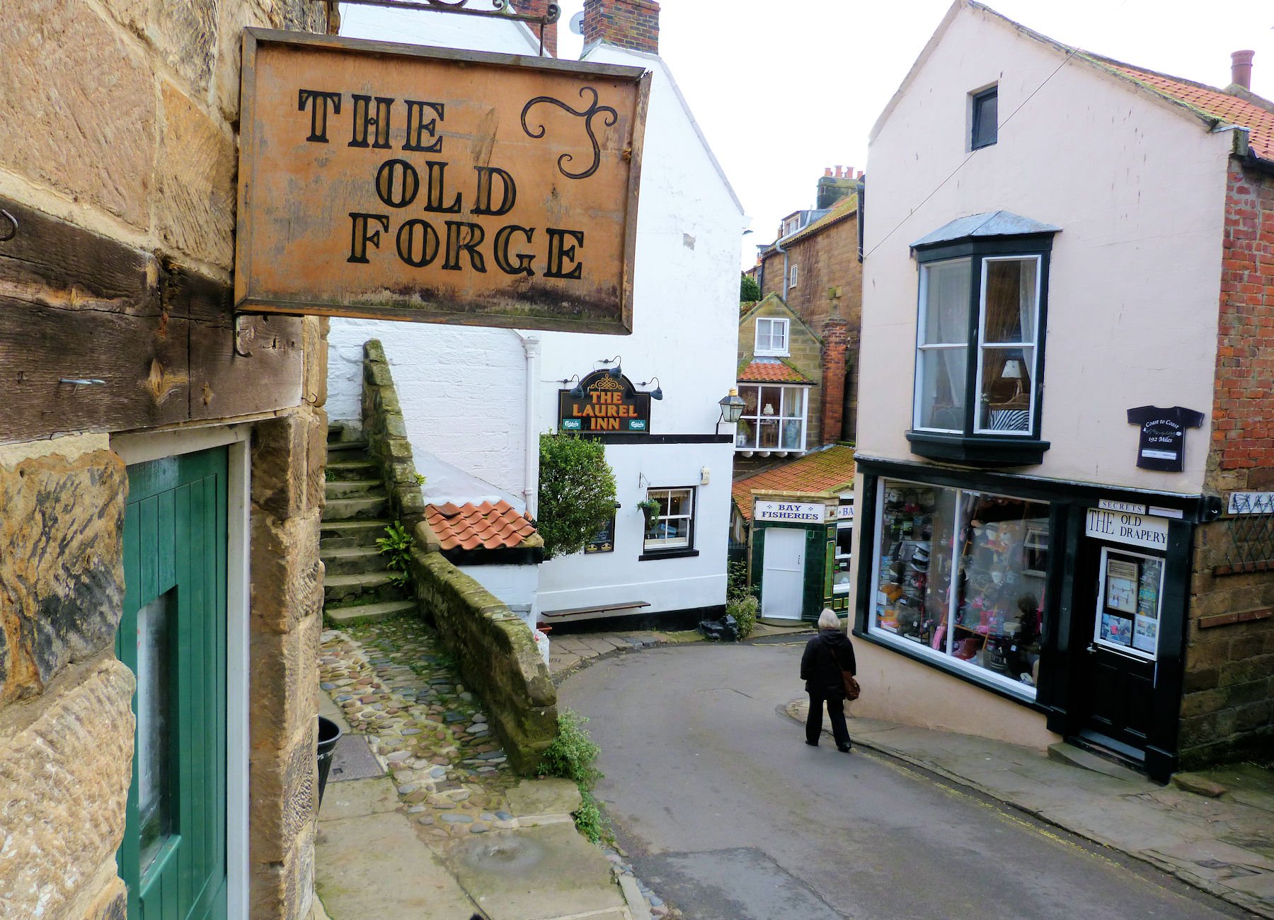 Solve Robin Hood's Bay, North Yorkshire, U.K jigsaw puzzle online with ...