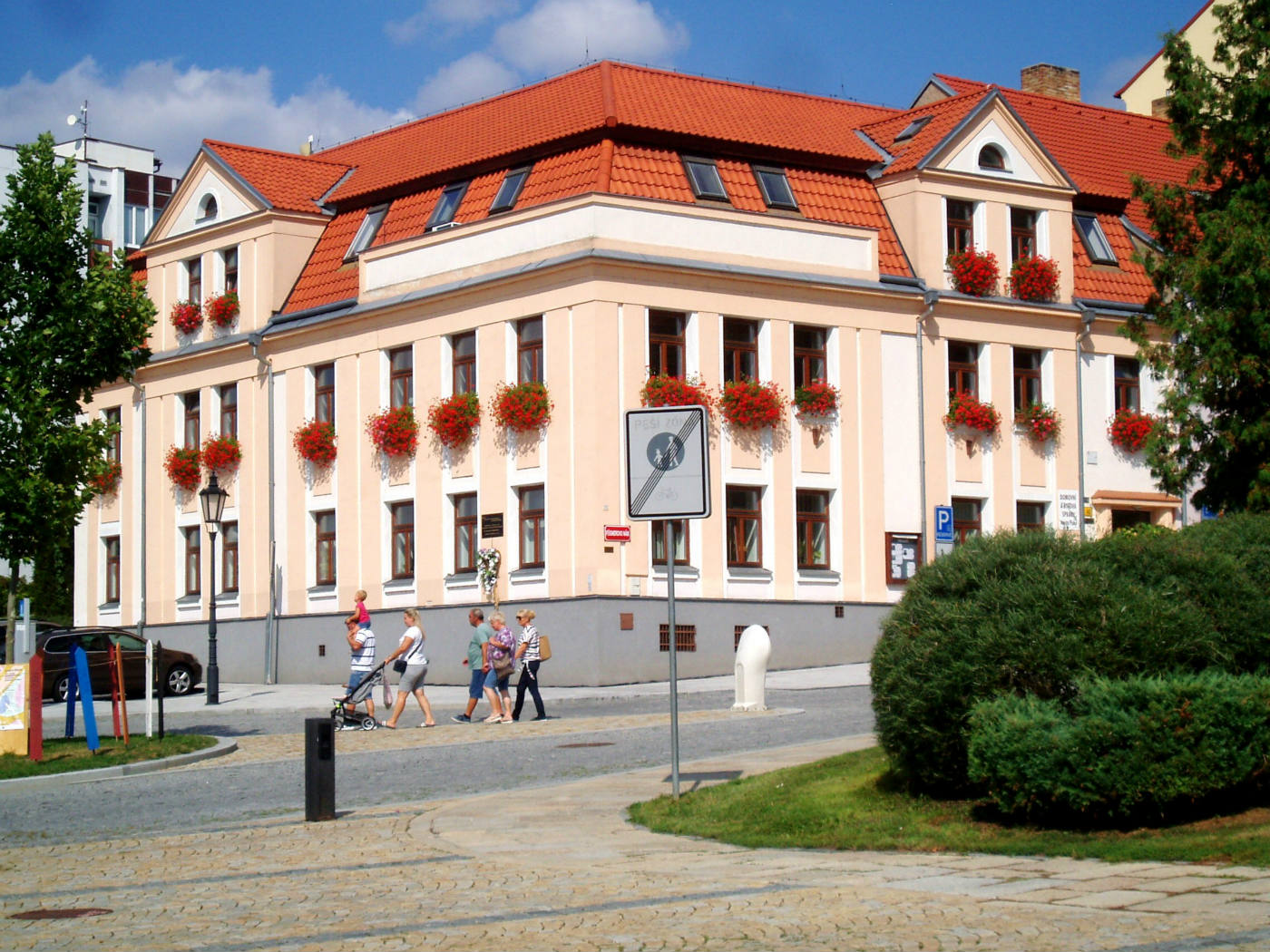 Solve Písek 5 jigsaw puzzle online with 154 pieces