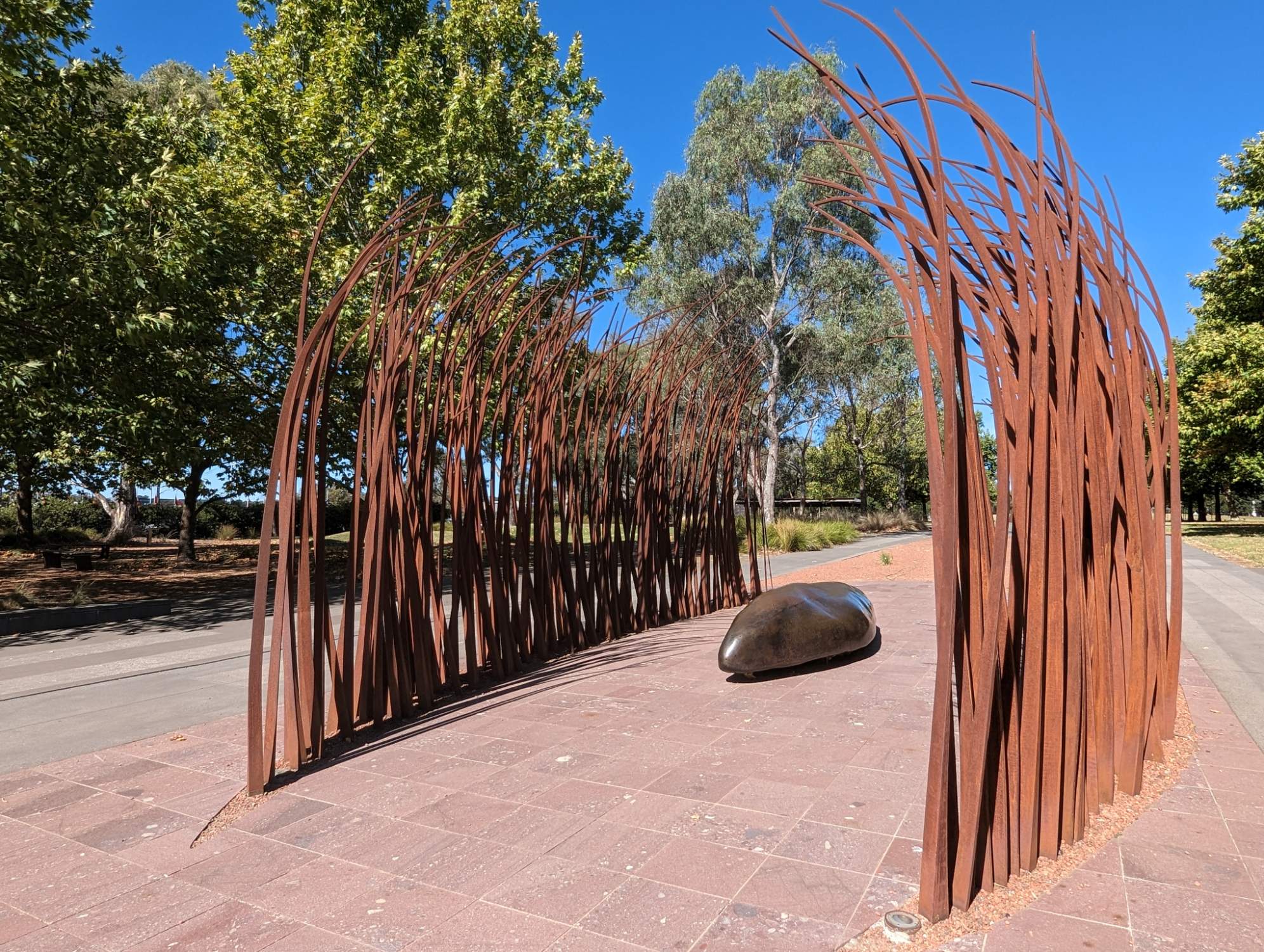 Solve canberra jigsaw puzzle online with 336 pieces