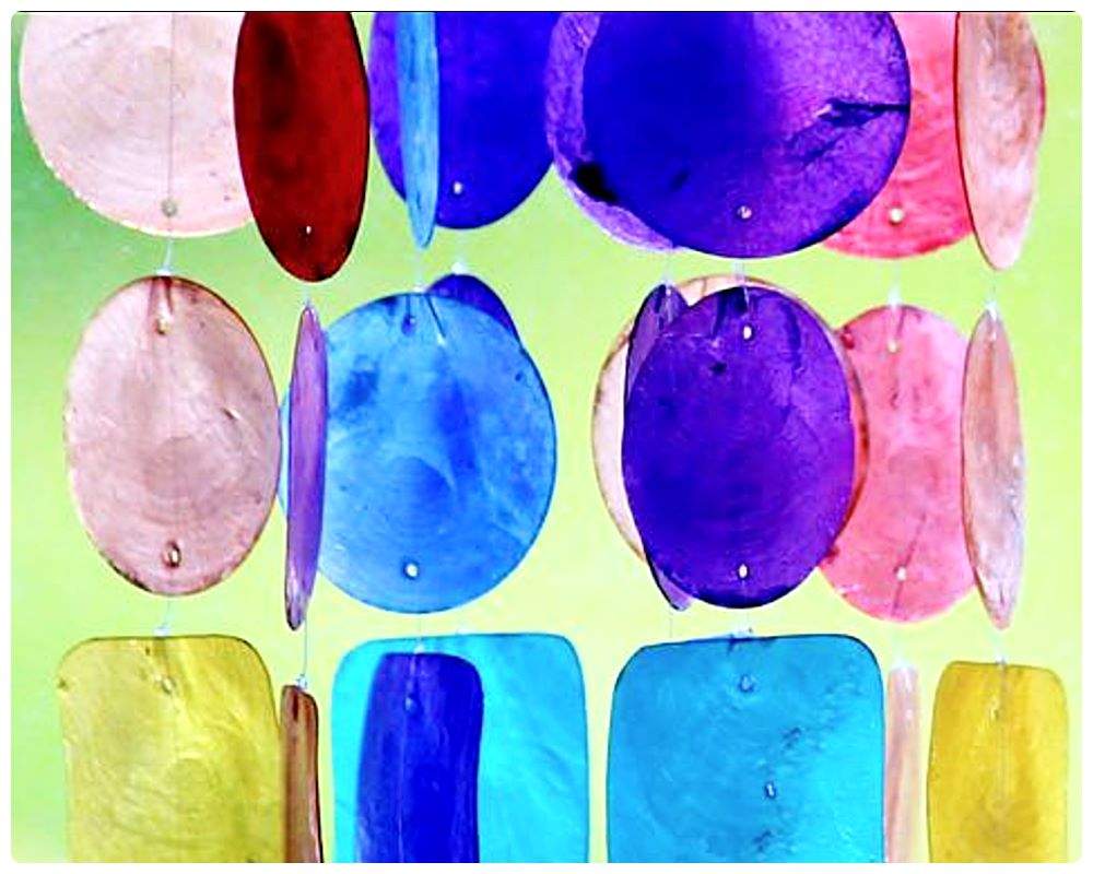 Solve The Colours of Wind Chime Shells jigsaw puzzle online with 195 pieces