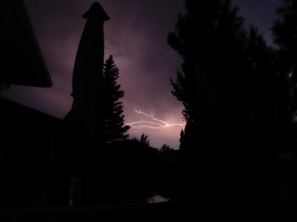 Solve Lightning jigsaw puzzle online with 20 pieces