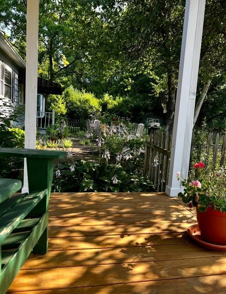 Solve Porch jigsaw puzzle online with 108 pieces