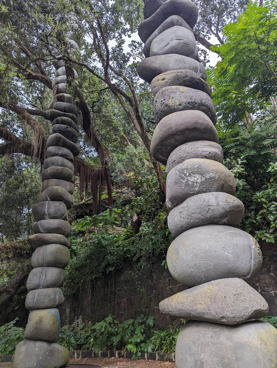 Solve Rocks jigsaw puzzle online with 336 pieces