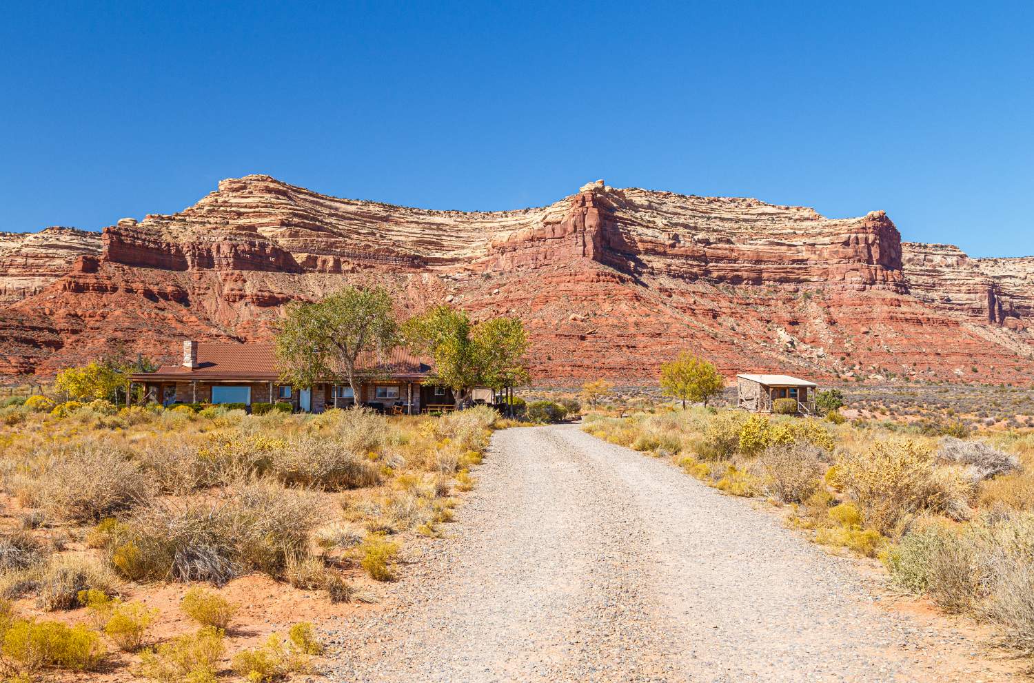 Solve REMOTE BED AND BREAKFAST jigsaw puzzle online with 96 pieces