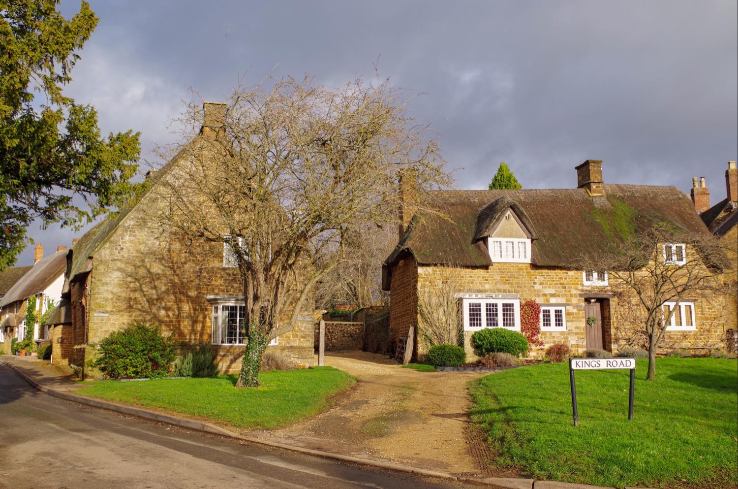 Solve Bloxham. Oxfordshire. UK. jigsaw puzzle online with 96 pieces