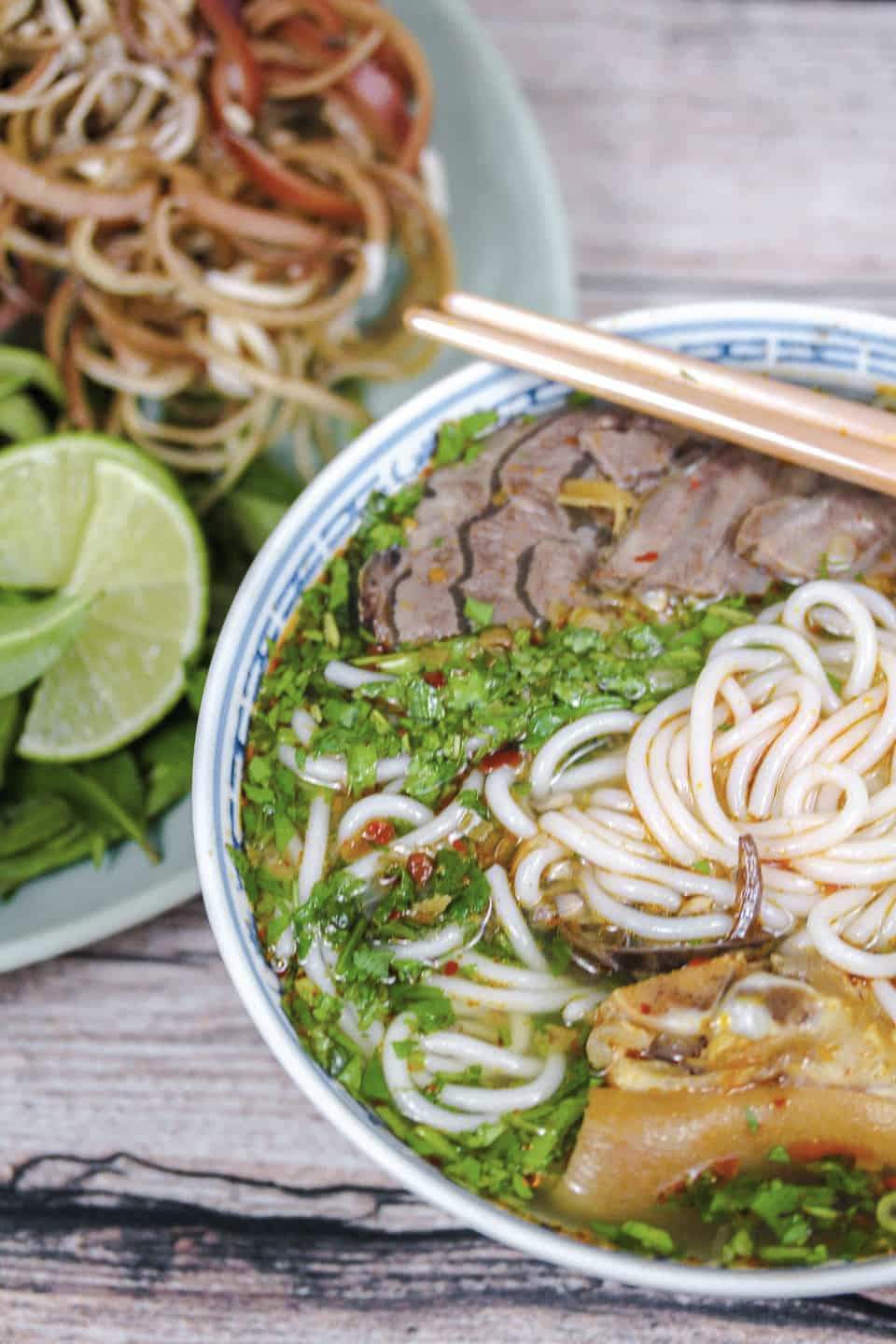Solve Bún Bò Huế Vietnamese Beef & Pork Noodle Soup jigsaw puzzle