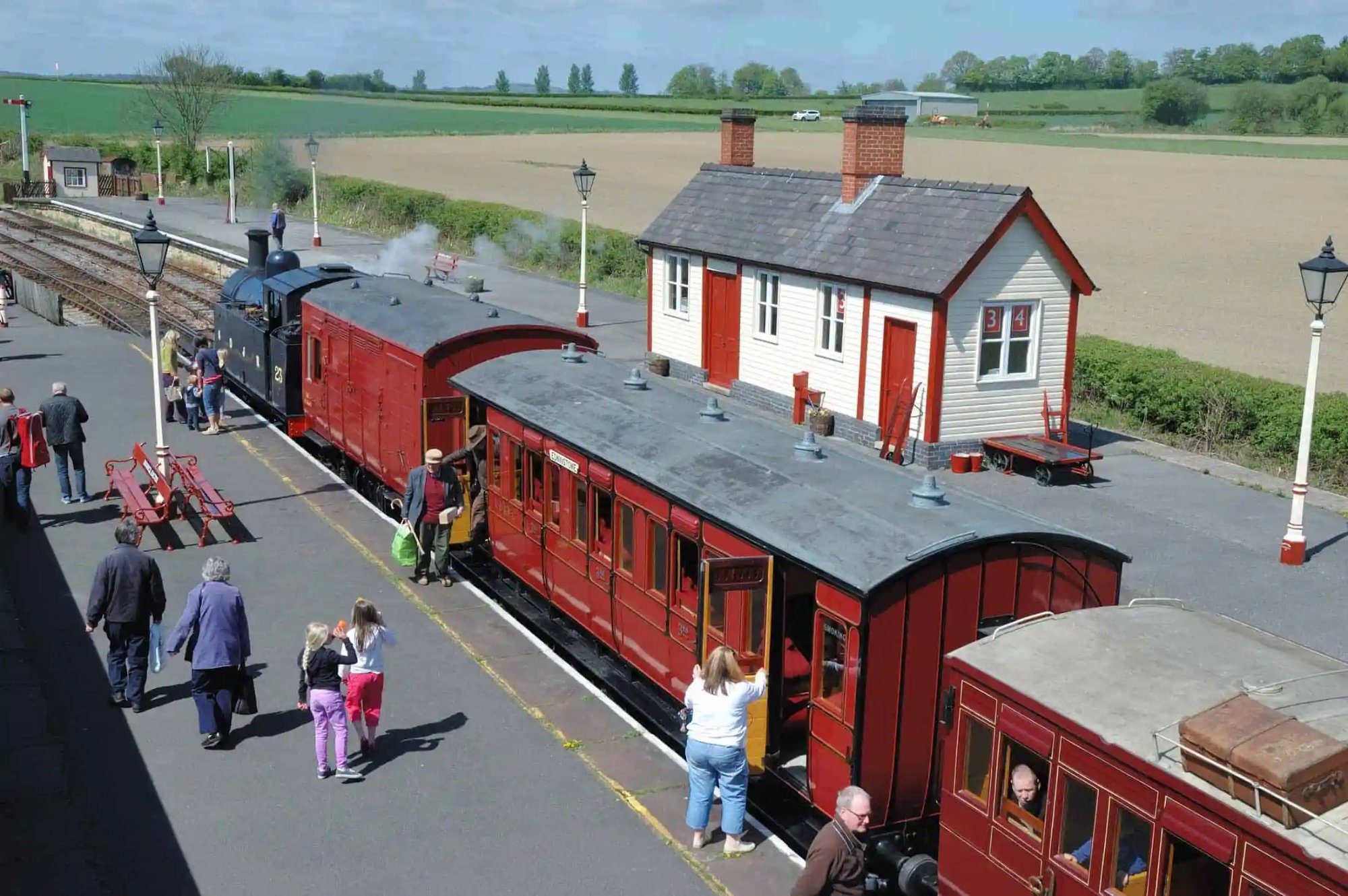 Solve Busy moment at Swanwick Junction, 2016.midlandrailway jigsaw