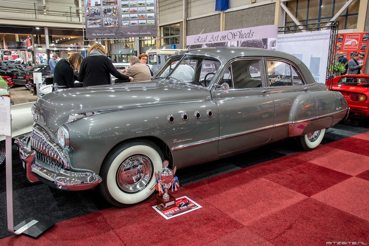 Solve Buick "Roadmaster" 4door sedan 1949 jigsaw puzzle online with