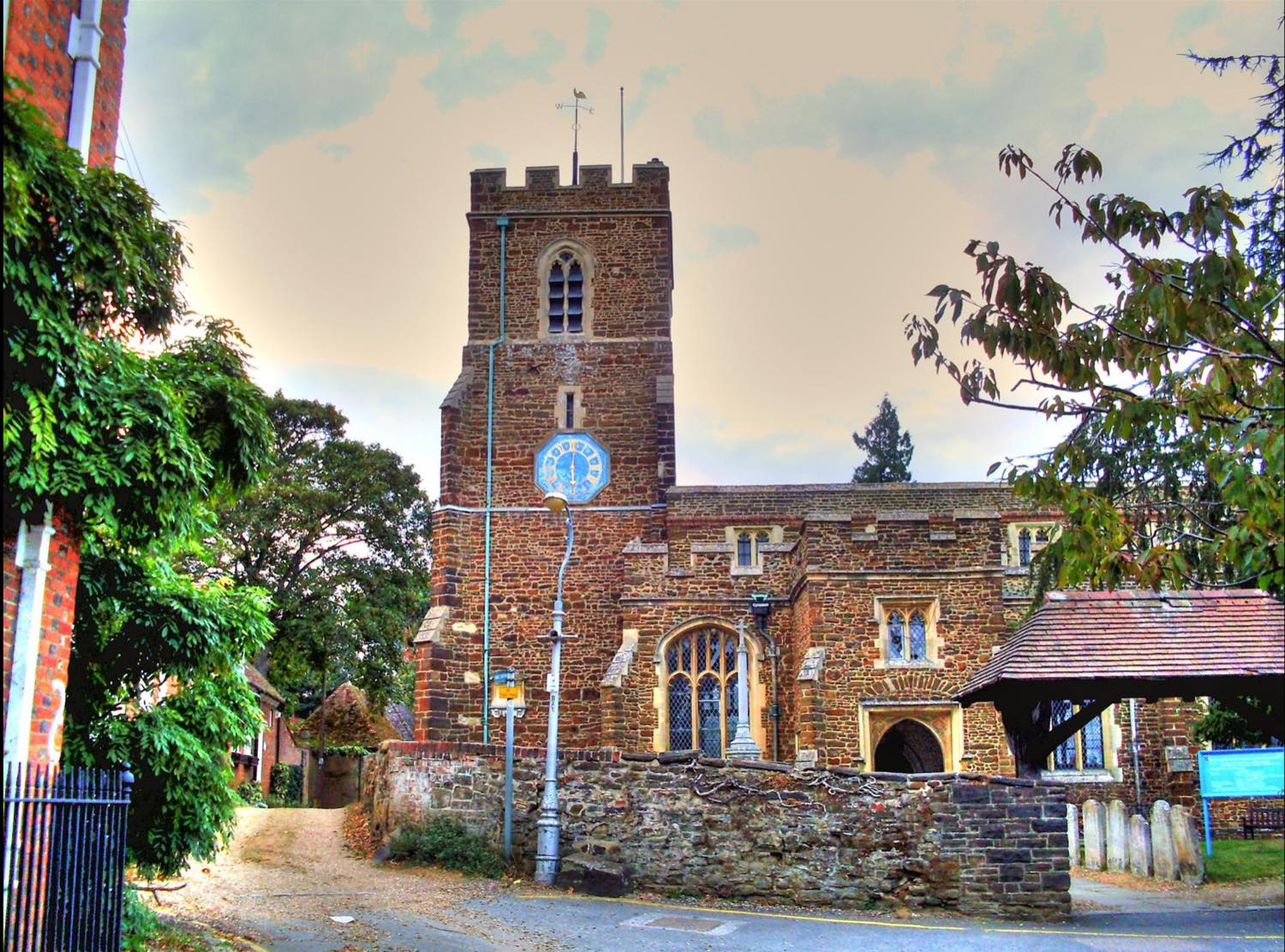 Solve Ampthill Church. Bedfordshire. UK. jigsaw puzzle online with 88