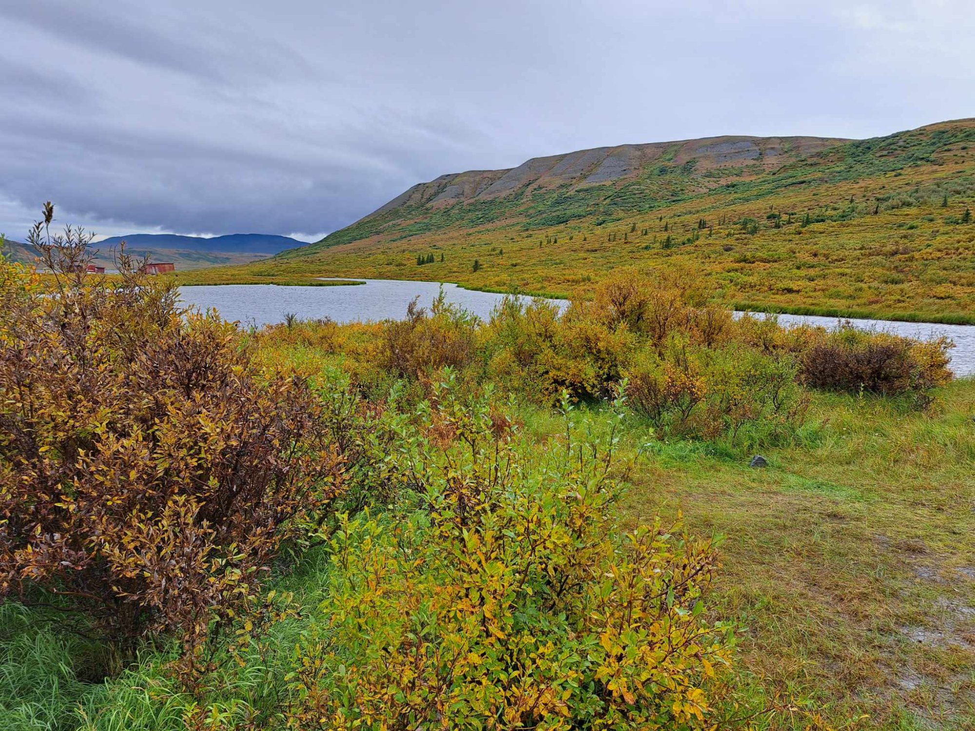 Solve Fielding Lake, Alaska with lots of pieces jigsaw puzzle online