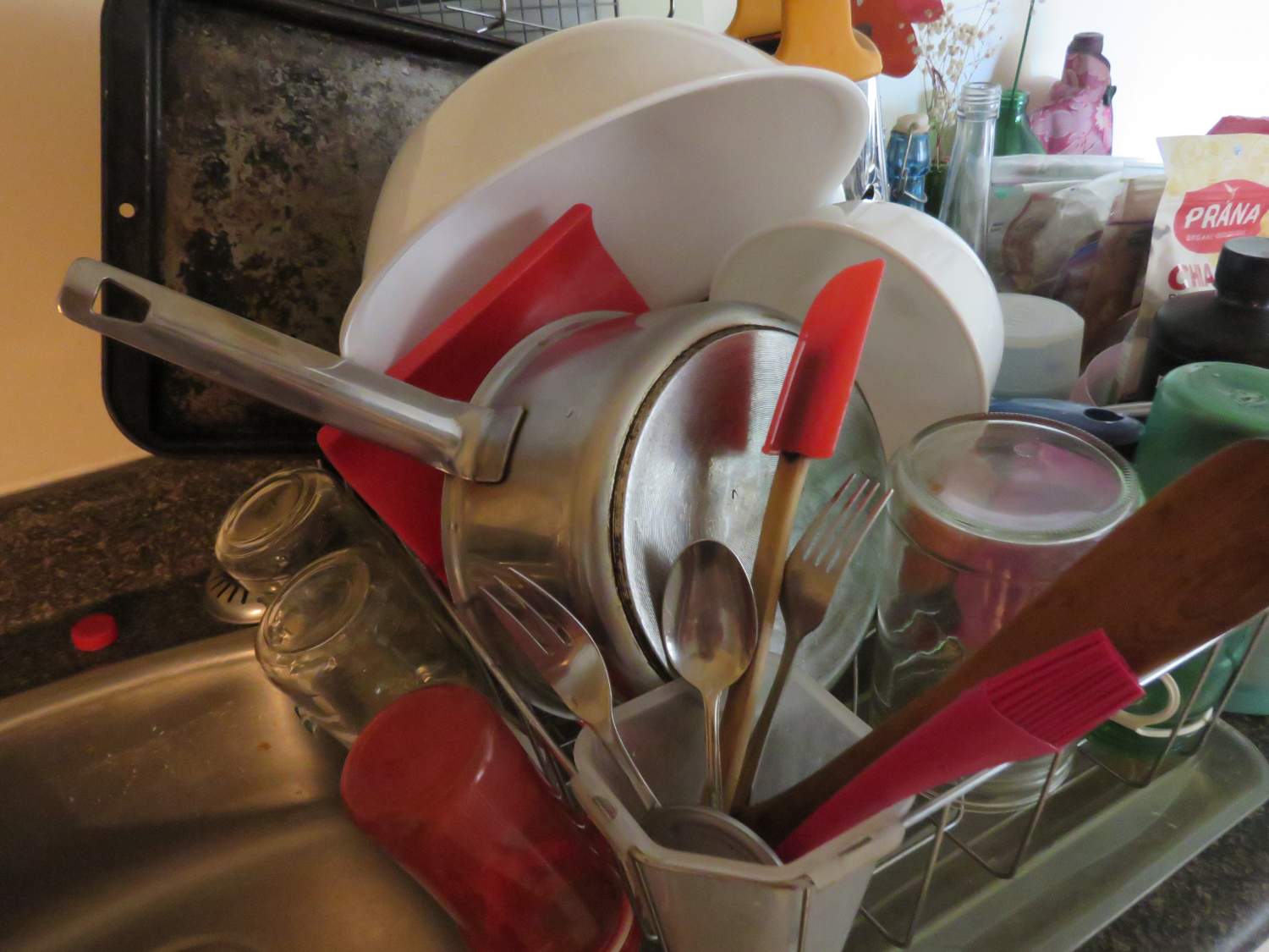 Solve "Dish Drying Rack Jenga" jigsaw puzzle online with 63 pieces