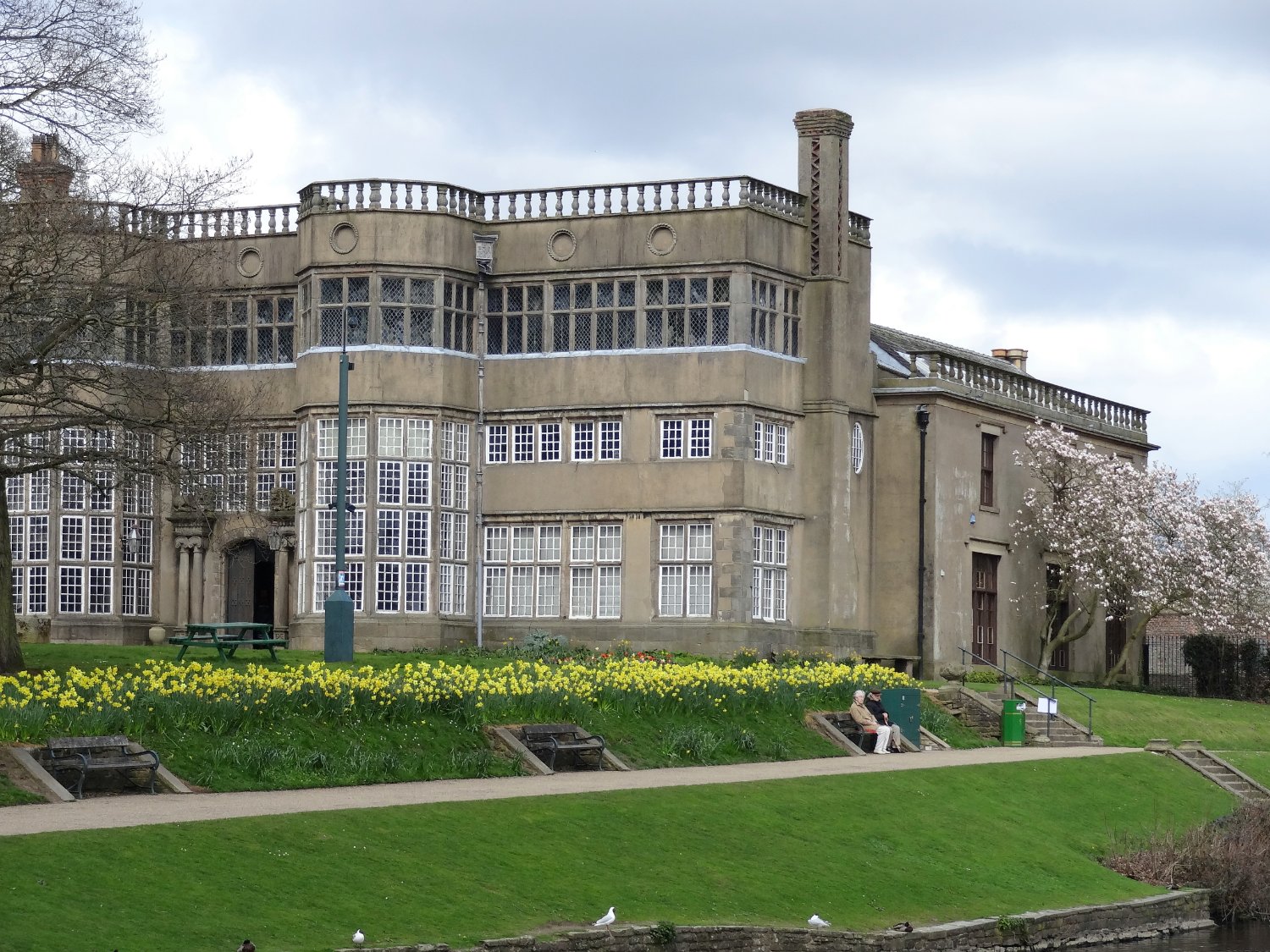 Solve Astley Hall and Park Chorley (9) jigsaw puzzle online with 30 pieces