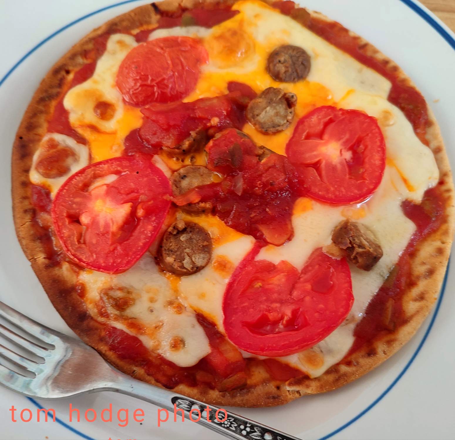 Solve veg pita pizza jigsaw puzzle online with 240 pieces