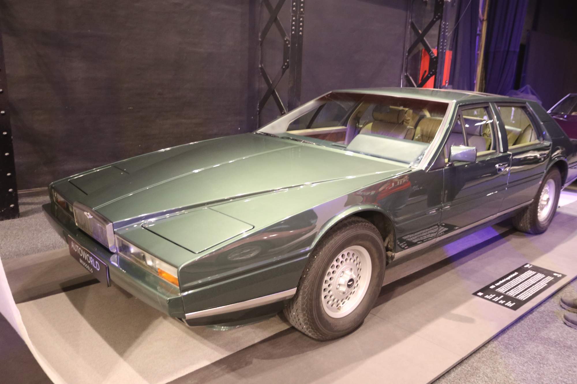 Solve aston martin lagonda series iii 1985 jigsaw puzzle online