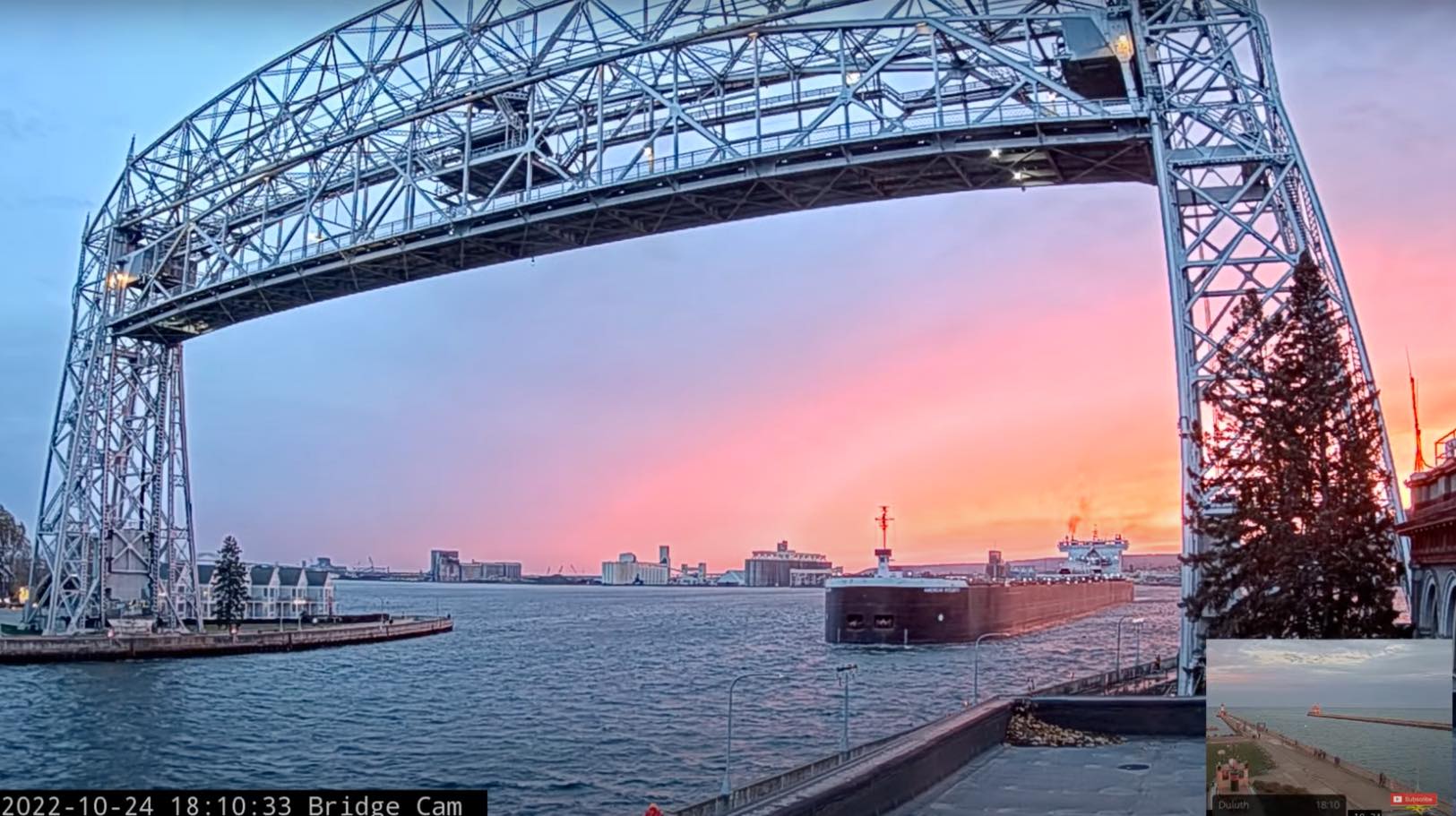 Solve Duluth, MN Canal Lift Bridge at Sunset jigsaw puzzle online with