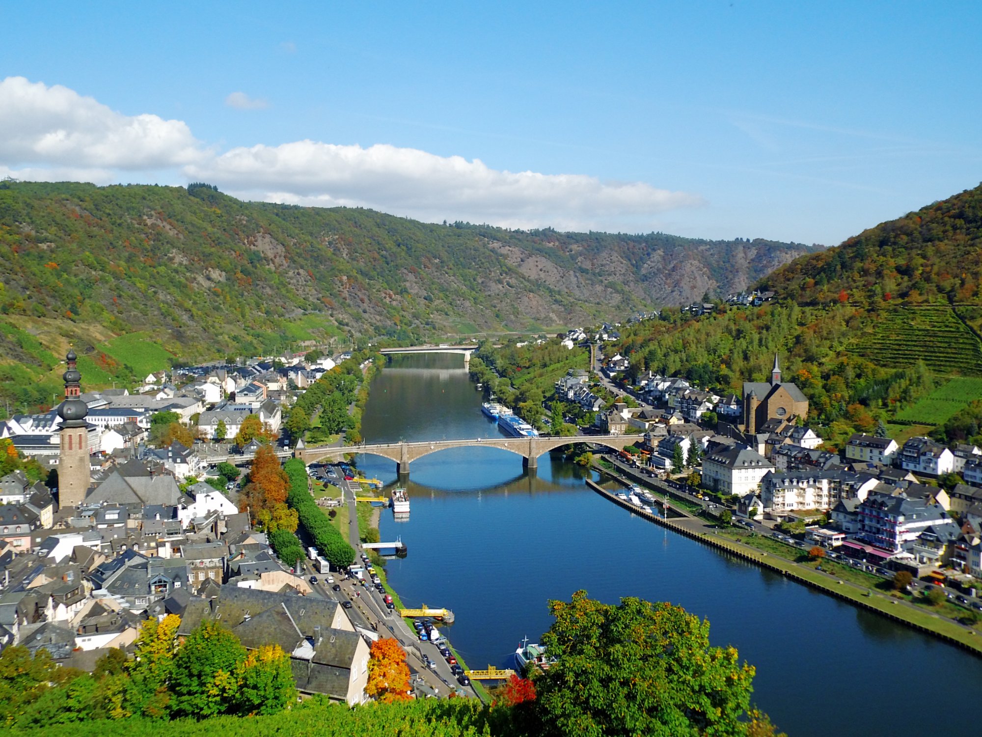 Solve cochem. jigsaw puzzle online with 352 pieces