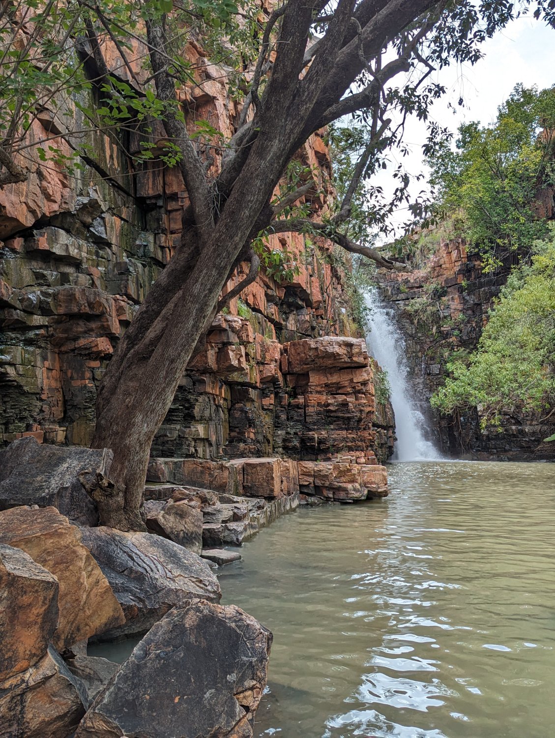 Solve Waterfall jigsaw puzzle online with 336 pieces