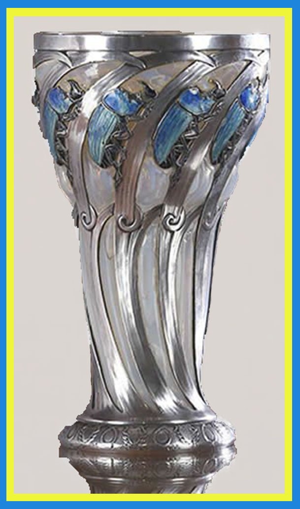 Solve R. Lalique Scarabees Rhinoceros Glass jigsaw puzzle online with