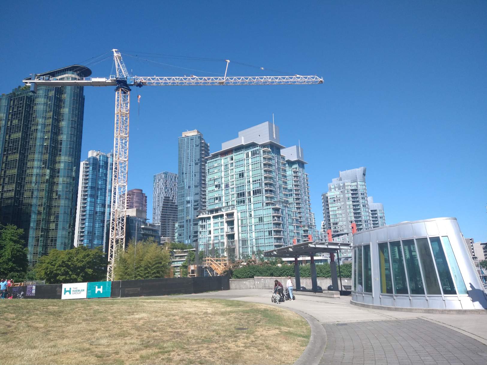 Solve Vancouver jigsaw puzzle online with 130 pieces