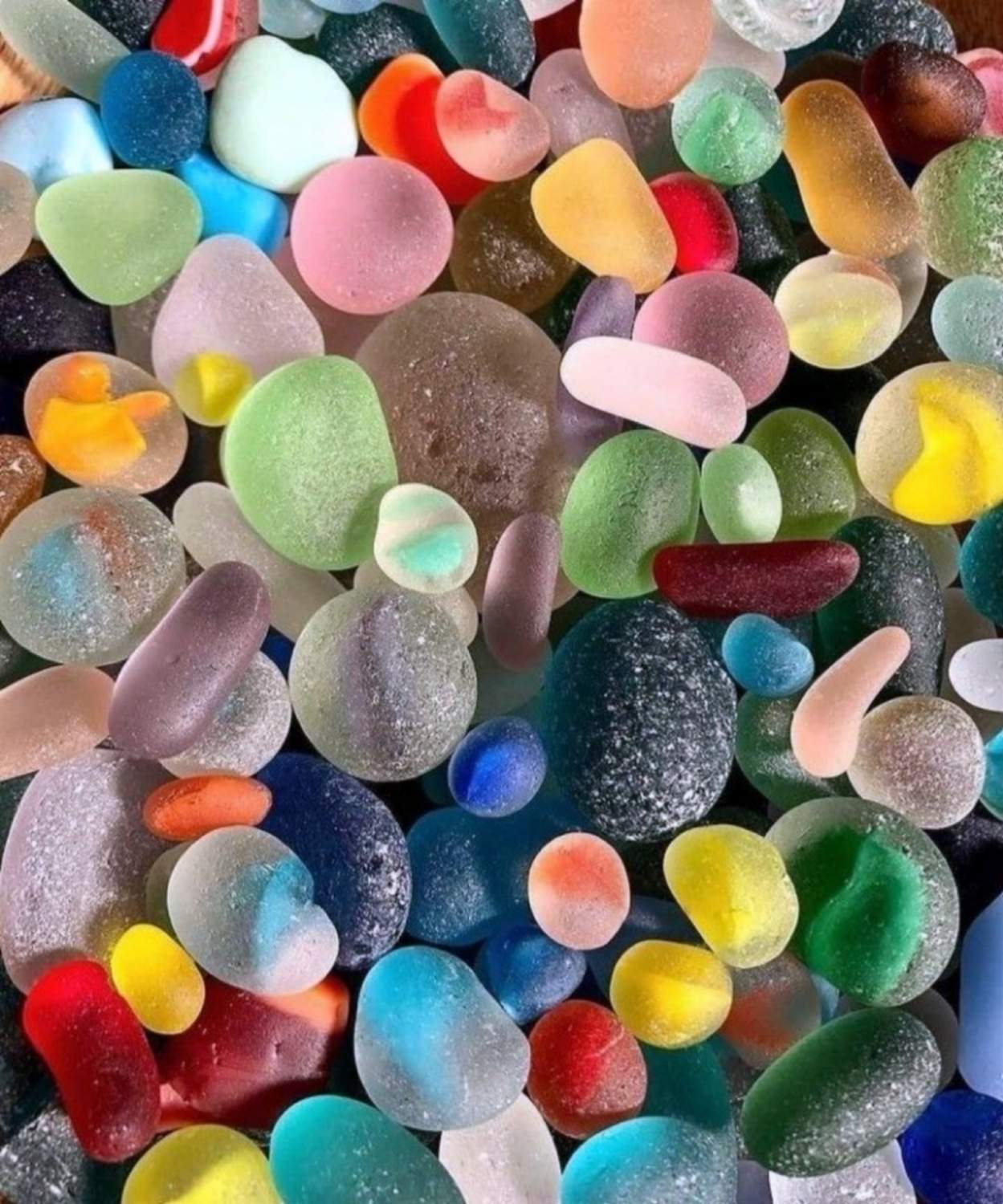 Solve Rocks jigsaw puzzle online with 252 pieces