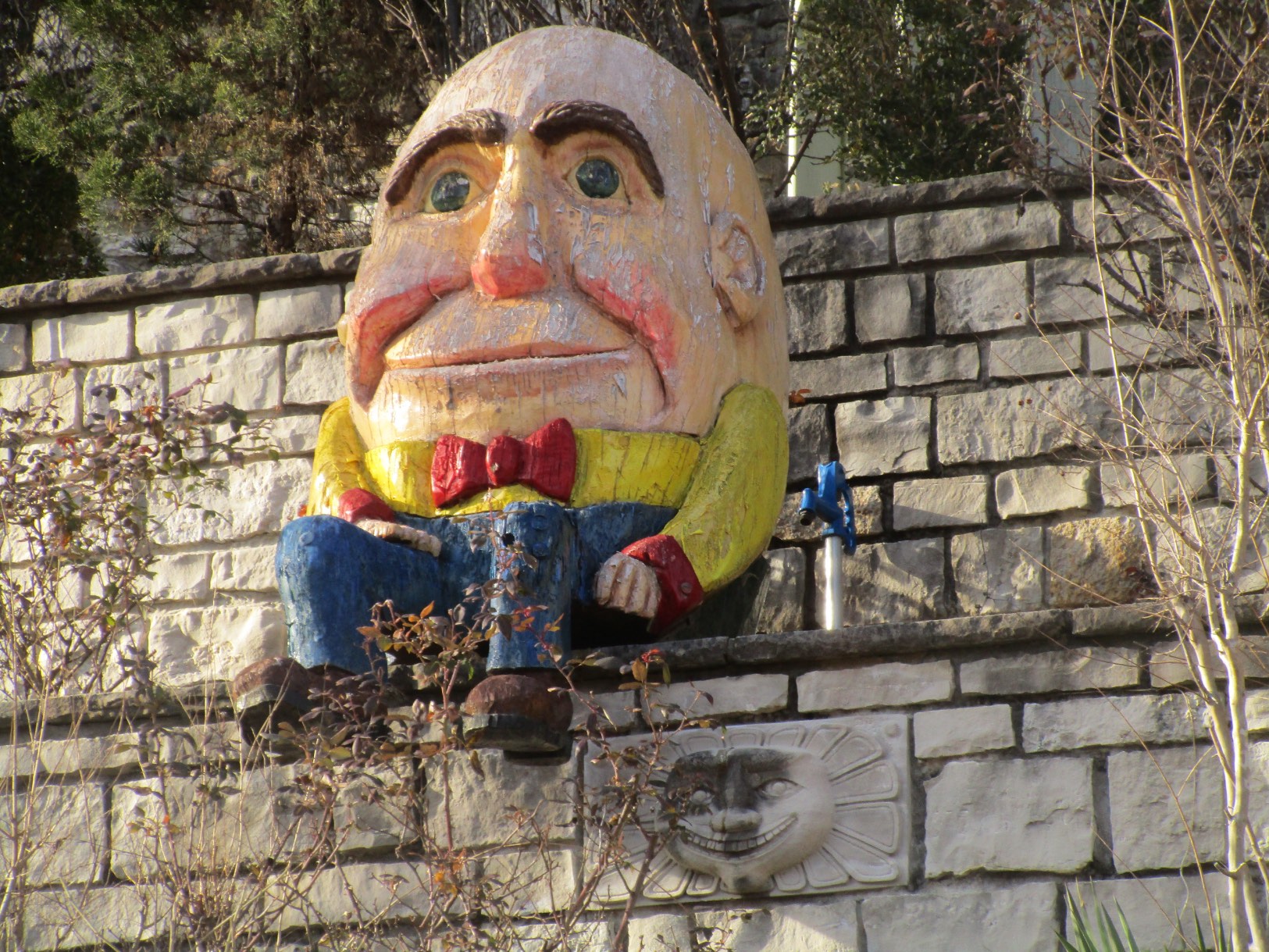 Solve Humpty Dumpty jigsaw puzzle online with 130 pieces