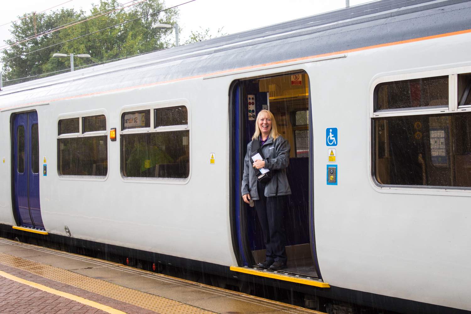 Solve Merseyrail City Line 08 08 2017 St Helens Central Station BR Solve merseyrail city line 08 08 2017 st helens central station br