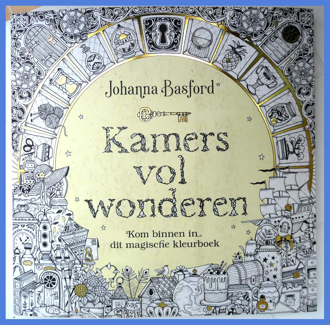 Solve Book from Johanna Basford. jigsaw puzzle online with 25 pieces