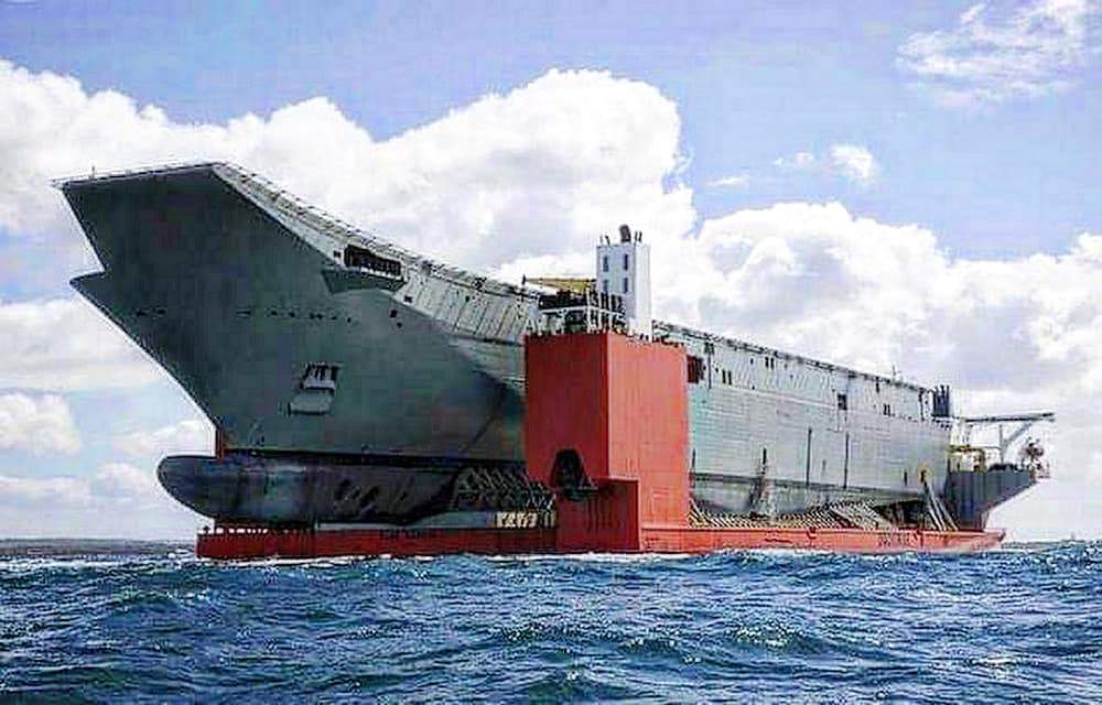 Solve Blue Marlin" Heavy lift vessel. The hull of the Landing