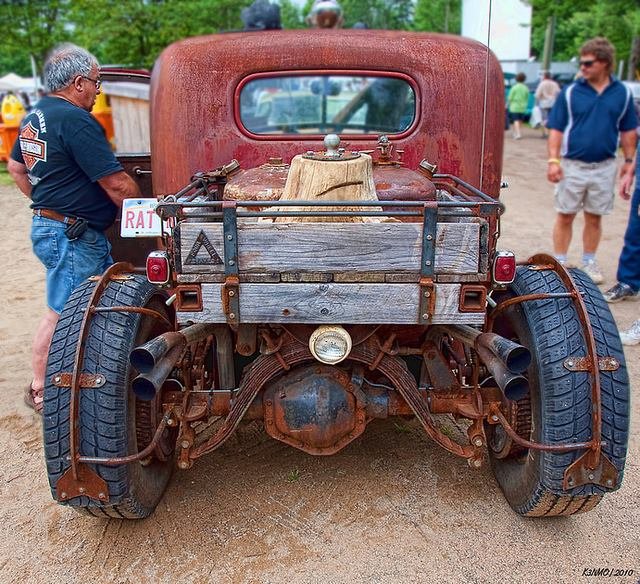 Solve Fenders jigsaw puzzle online with 100 pieces