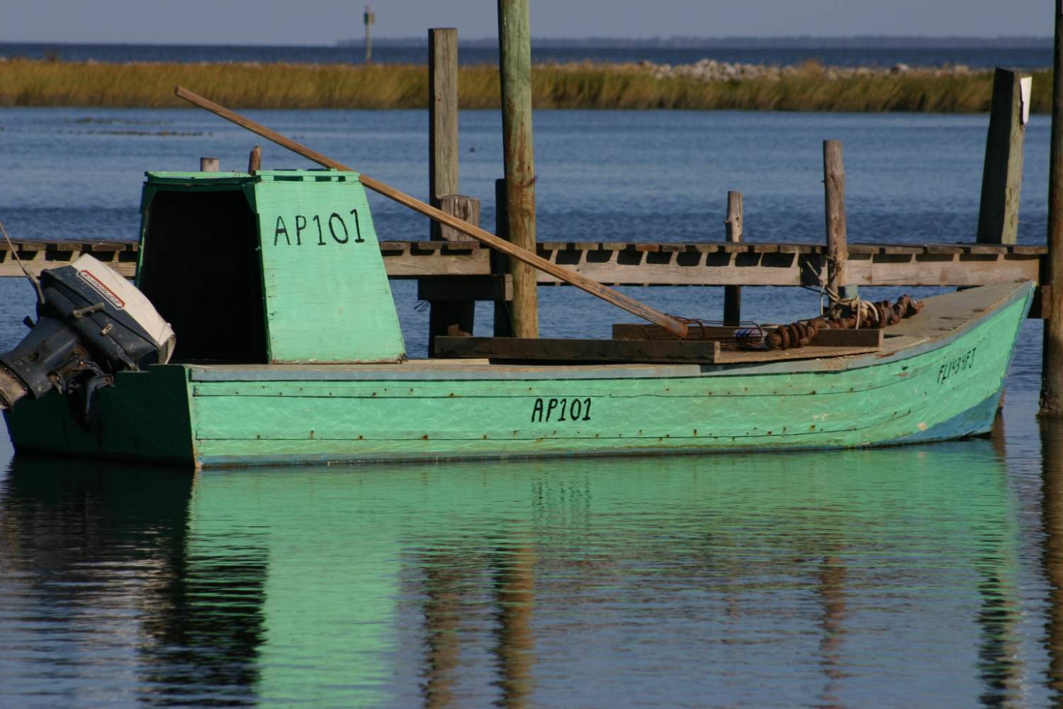 Solve Appalachacola, FL oyster sled boat jigsaw puzzle online with 54