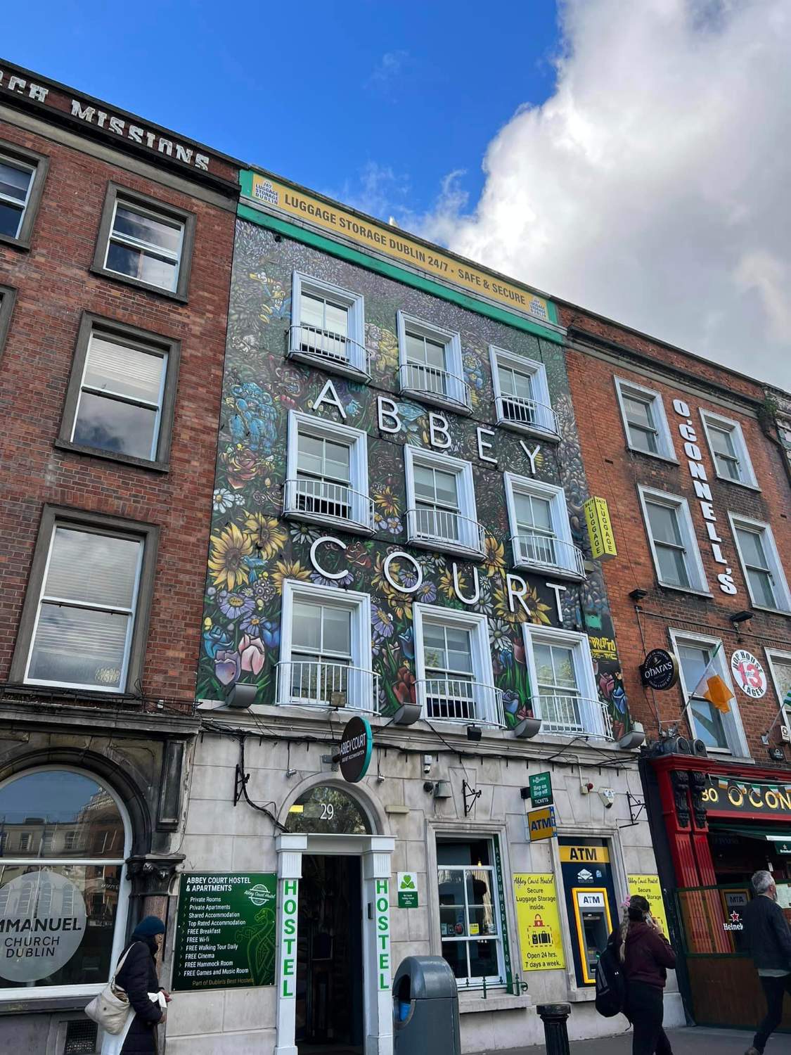 Solve Dublin jigsaw puzzle online with 192 pieces