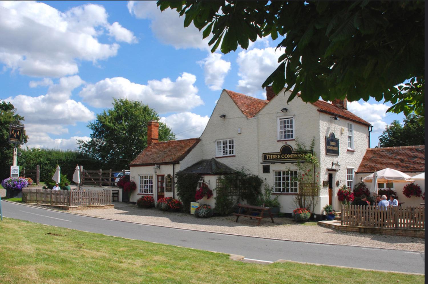 Solve The Three Compasses Pub. West Hanningfield. Essex. UK. jigsaw