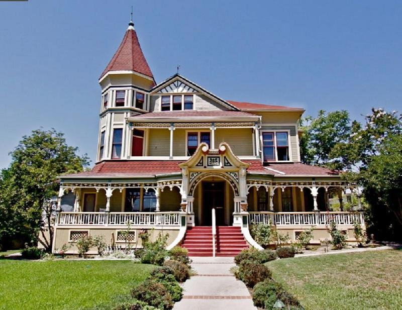 Solve Queen Anne Victorian Sierra Madre CA ca1887 jigsaw puzzle online ...