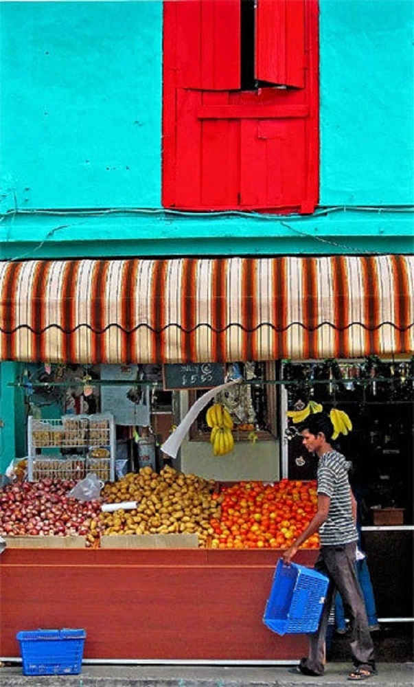 Solve A Taste of India's Street Food jigsaw puzzle online with 77 pieces