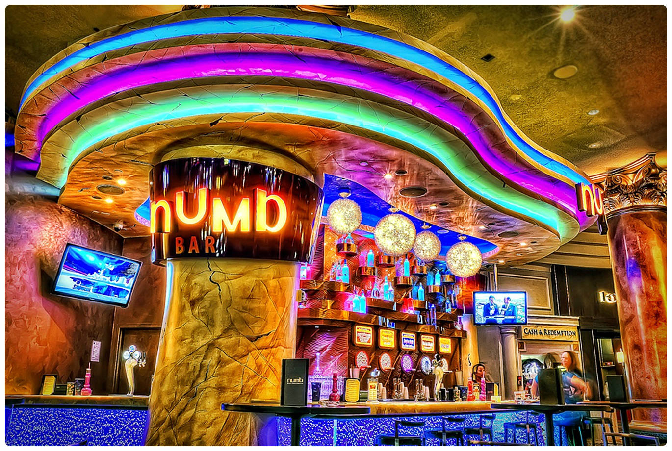 Solve Numb Bar Las Vegas jigsaw puzzle online with 294 pieces