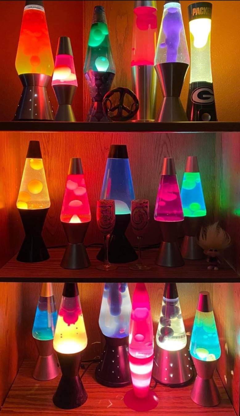 Solve Lava lamps jigsaw puzzle online with 66 pieces