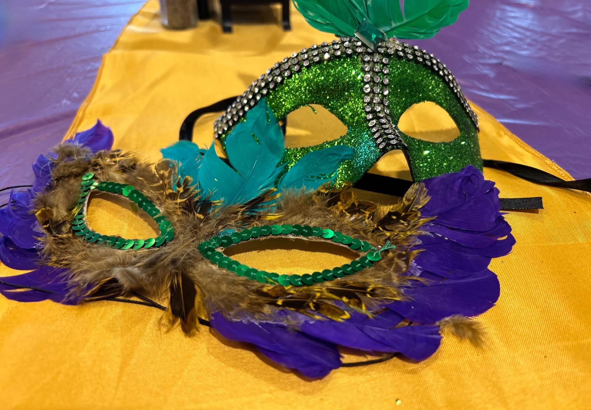 Solve Mardi Hras jigsaw puzzle online with 77 pieces