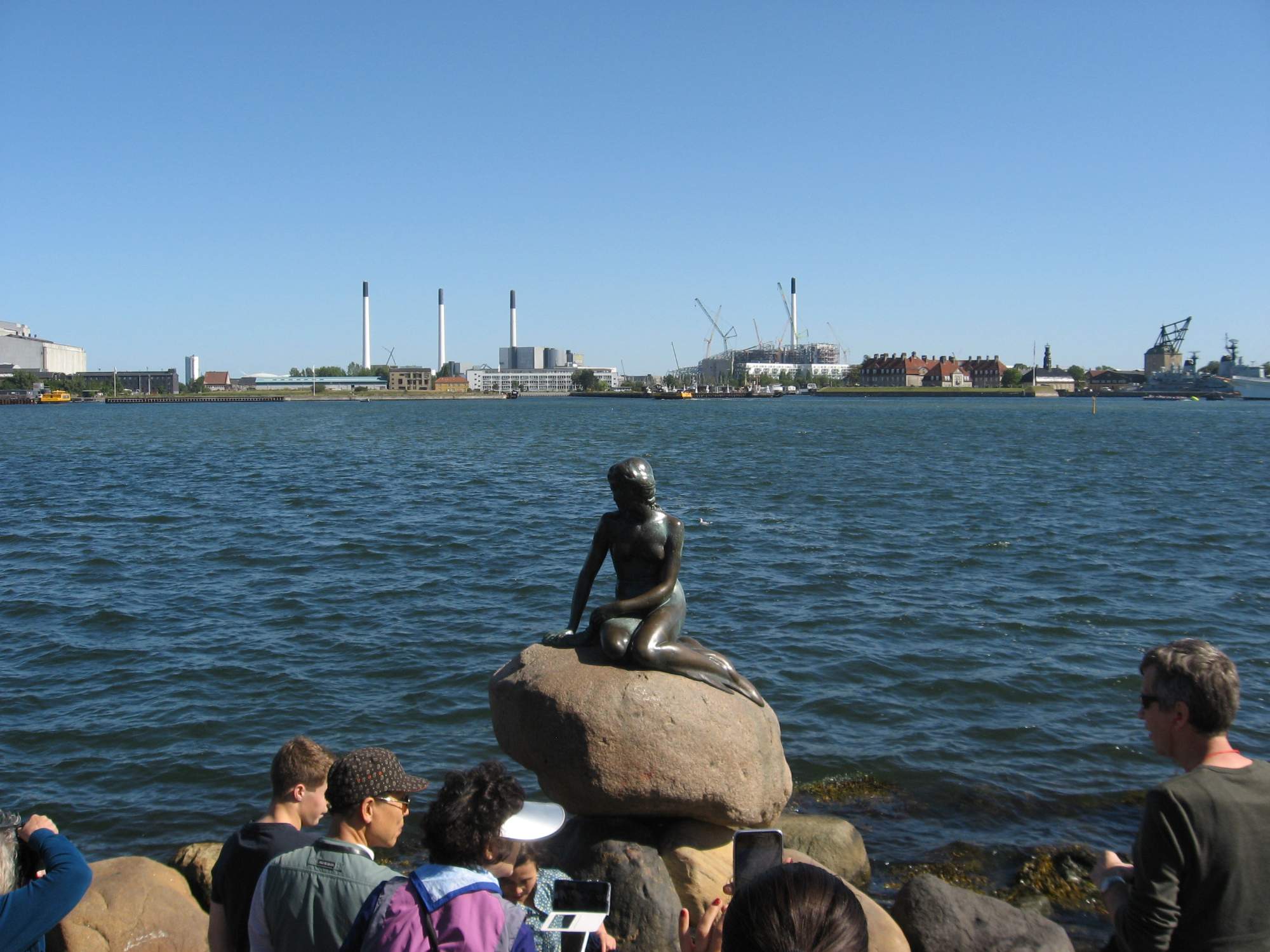Solve København little mermaid jigsaw puzzle online with 192 pieces