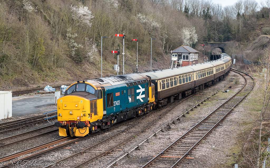 Solve 37403 at Worcester jigsaw puzzle online with 77 pieces