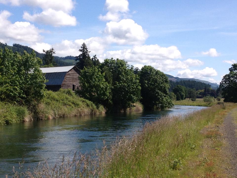 Solve walterville oregon jigsaw puzzle online with 108 pieces