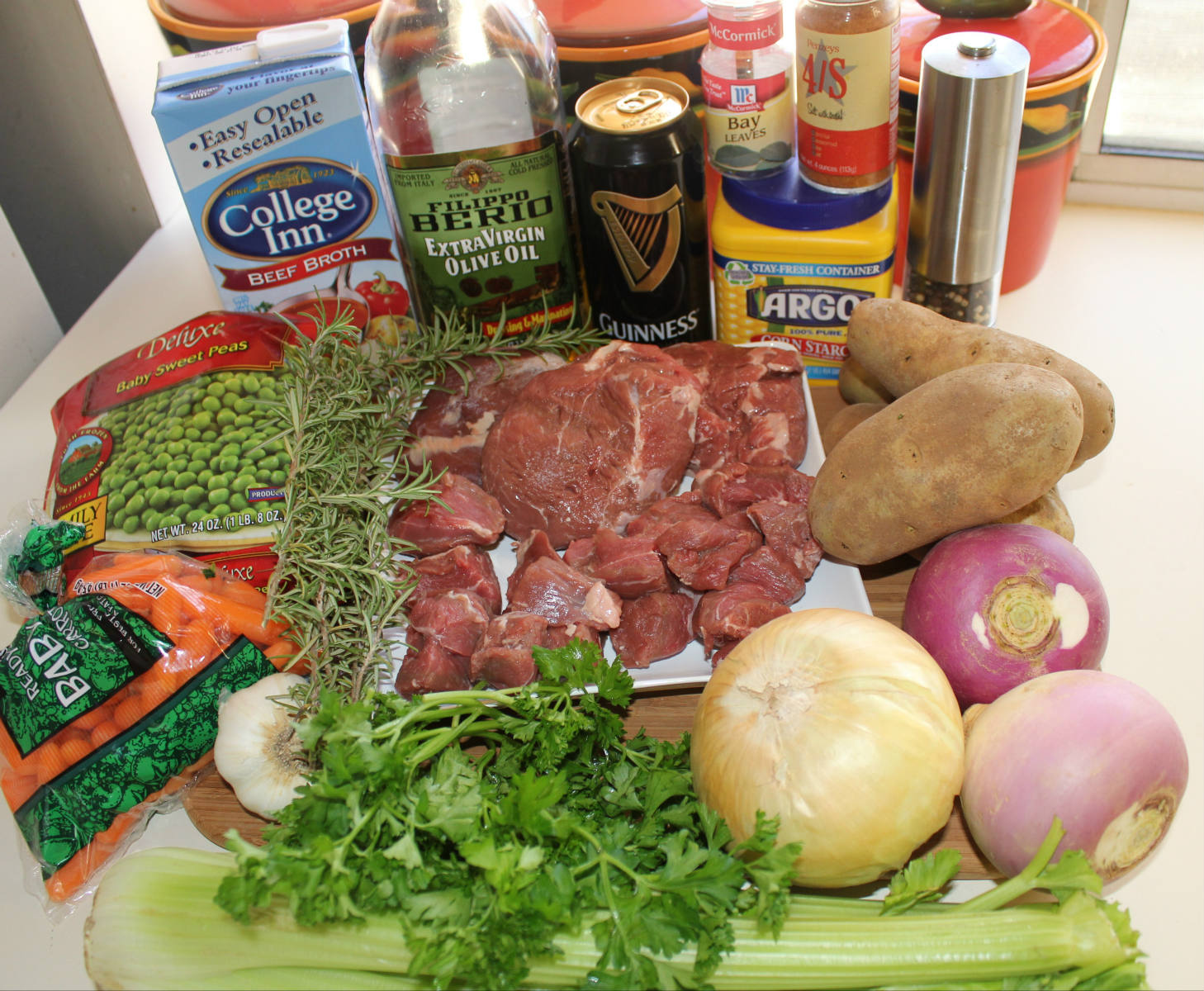 Solve Irish Stew ingredients jigsaw puzzle online with 437 pieces