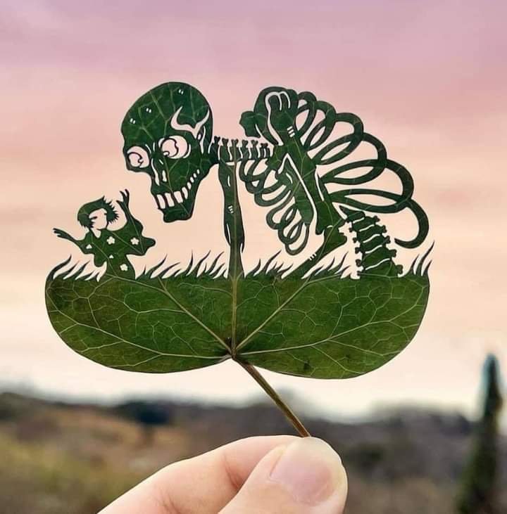 Solve Japanese Leaf cutting artist, Lito leaf jigsaw puzzle online with