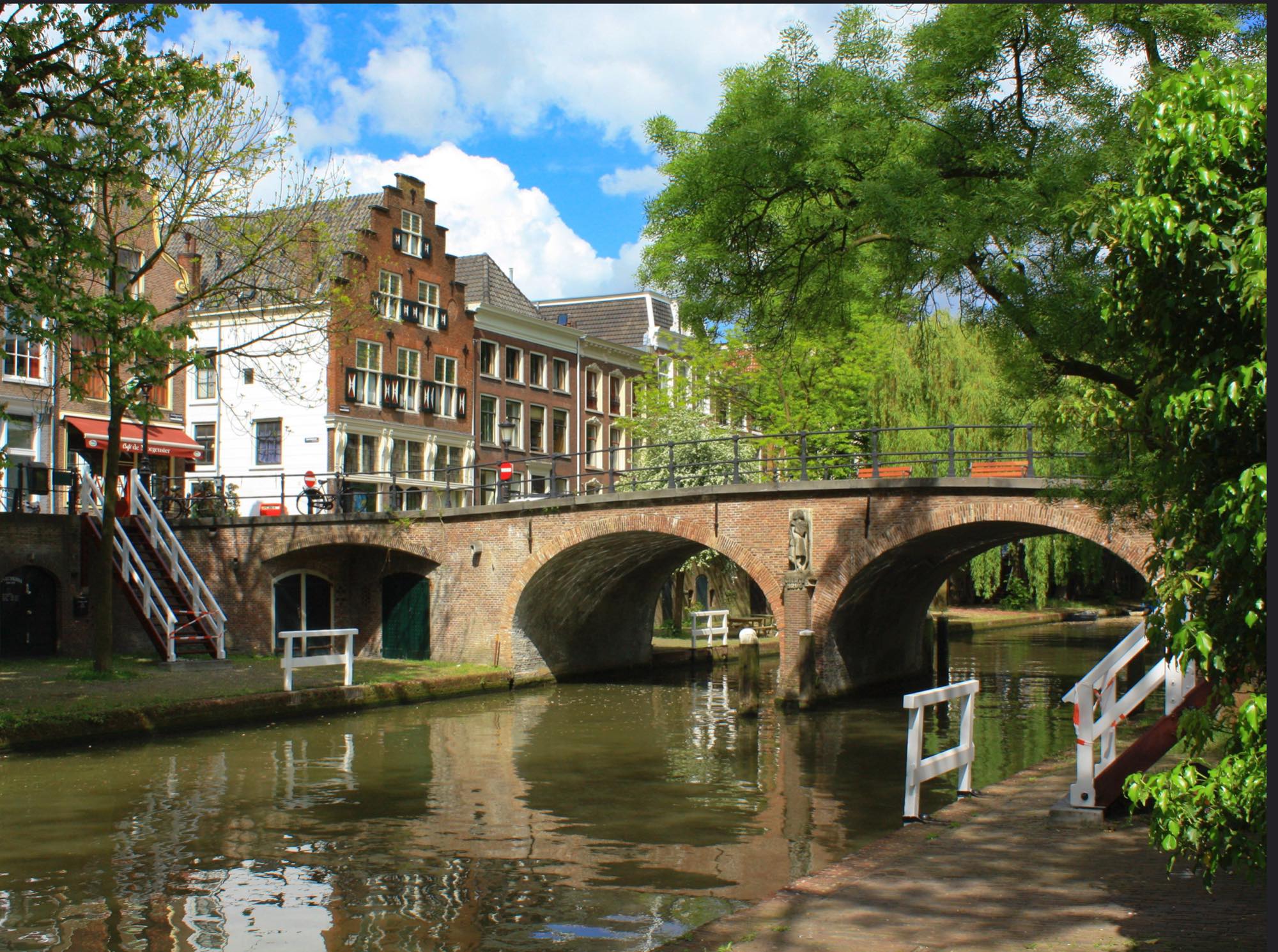 Solve Oude Gracht. Utrecht. Utrecht. NL. jigsaw puzzle online with 336