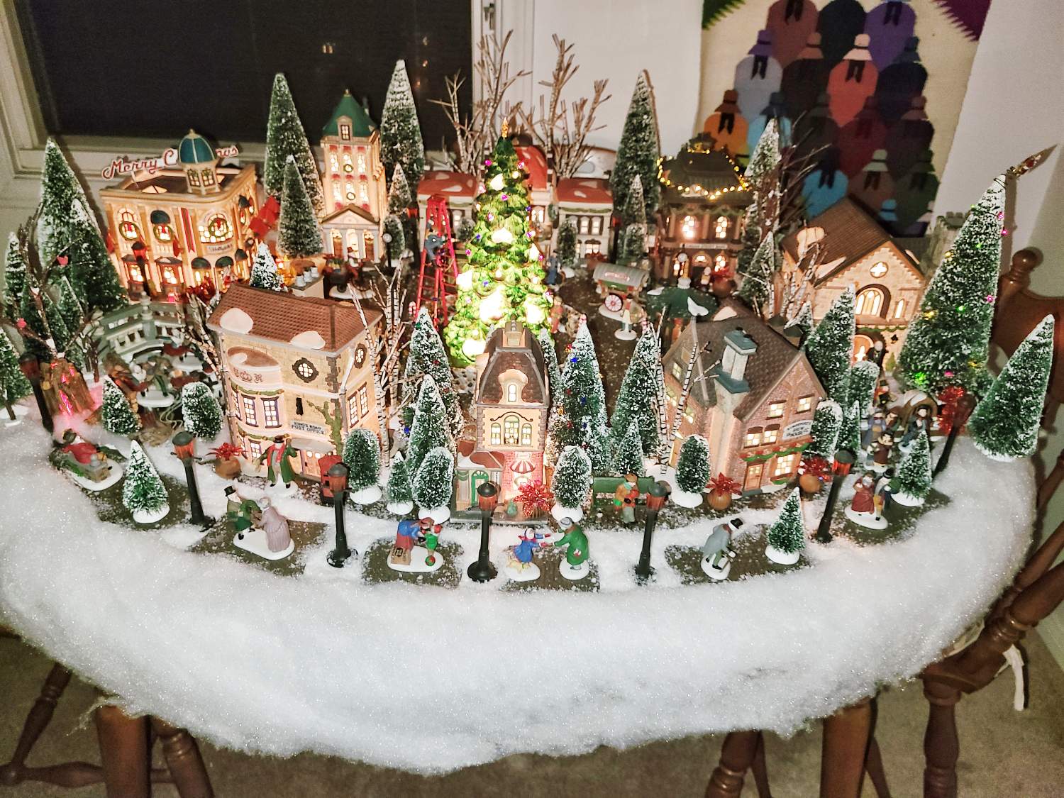 Solve Nook Table Villages Display jigsaw puzzle online with 80 pieces