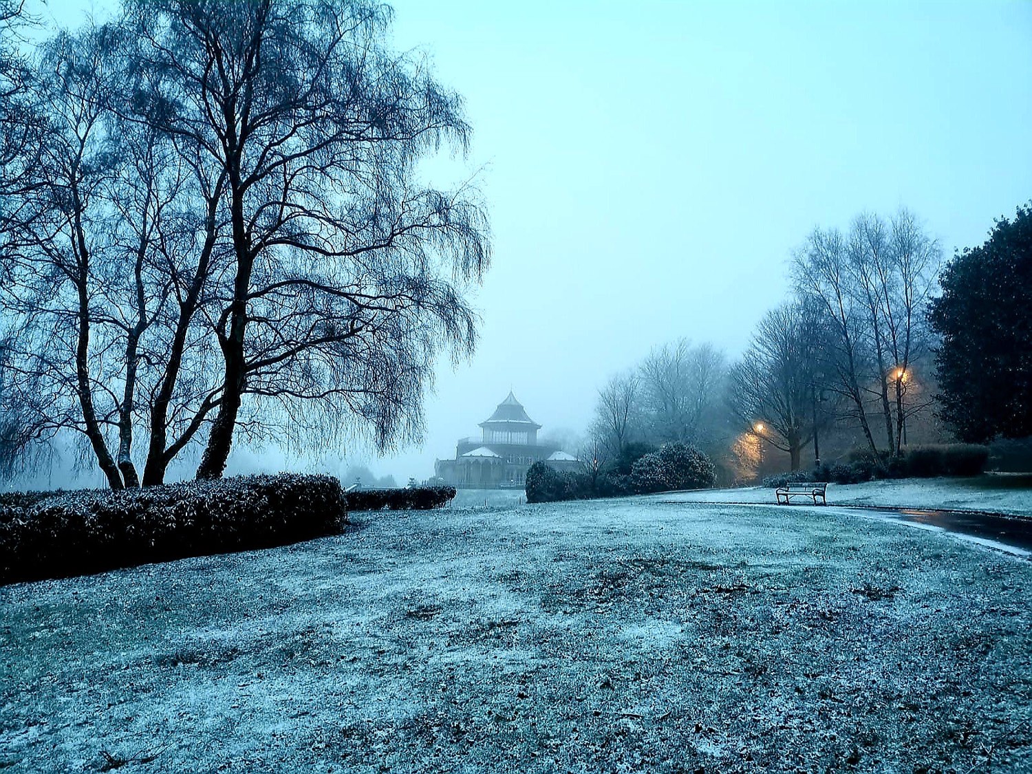 Solve Mesnes Park Wigan jigsaw puzzle online with 48 pieces