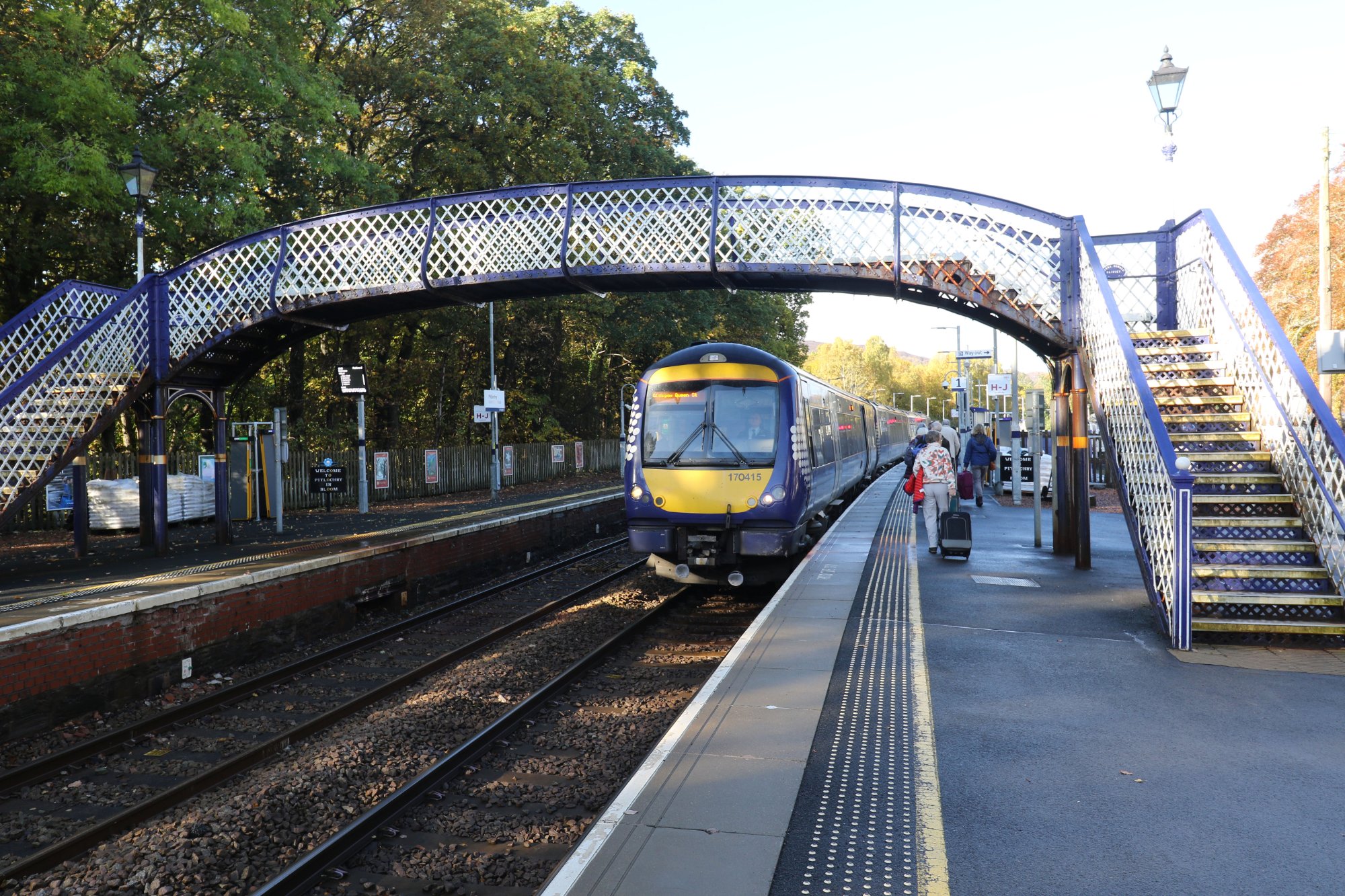 Solve Pitlochry 17-10-2024 statiion BR Class 170 415 arriving at ...